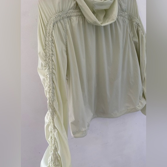 Athleta S Expedition Jacket Celadon Tint Green Light Green Hooded Windbreaker - Picture 10 of 10